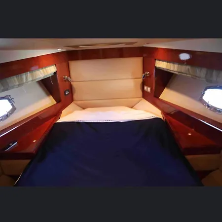 Båthotell Croaziera Exclusivista