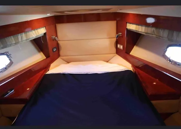 Båthotell Croaziera Exclusivista